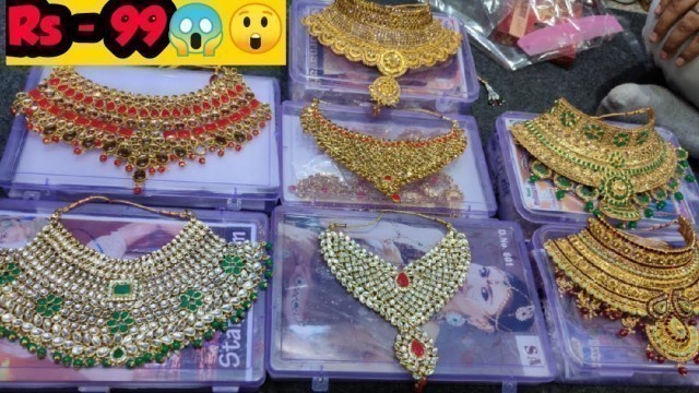 'Jewellery wholesale market in Sadar bazar . Cheapest Hair accessories , Cosmetics and parlour items'