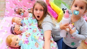 'Kids Pretend Play with Baby Dolls feeding and night time routine video'