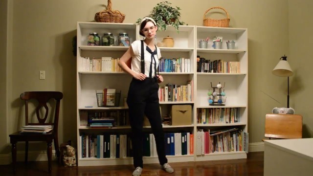 '5 Ways to Style Black Pants with Suspenders for Woman'