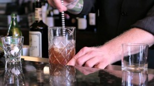 'How to make an Old Fashioned (classic) - DrinkSkool Cocktails'