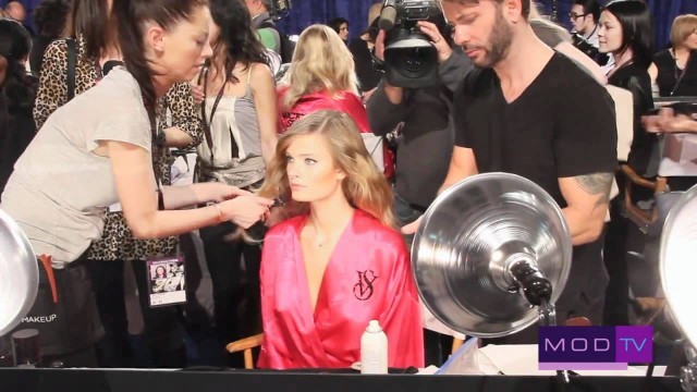 'Victoria\'s Secret Fashion Show 2011 - Top Models Backstage'