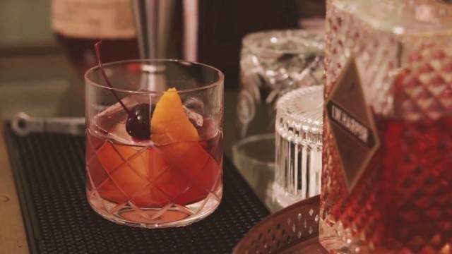 'How to Make a CLASSIC Old Fashioned | Cocktail'