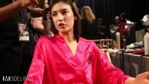 'Jacquelyn Jablonski Backstage at the 2011 Victoria\'s Secret Fashion Show'