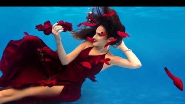 'Underwater Fashion Photography with Carla Durante and Outex Waterproof Cases'