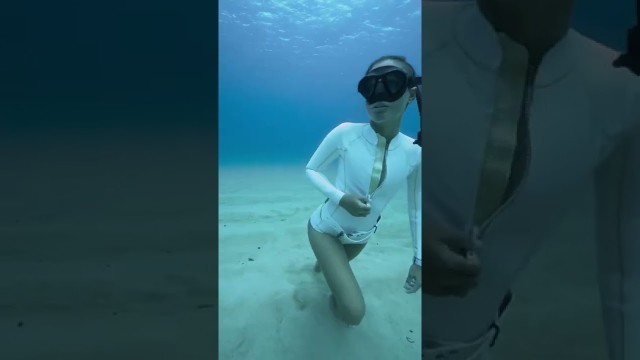 'Fashion show underwater'