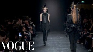 'Ann Demuelemeester Ready to Wear Fall 2011 Vogue Fashion Week Runway Show'