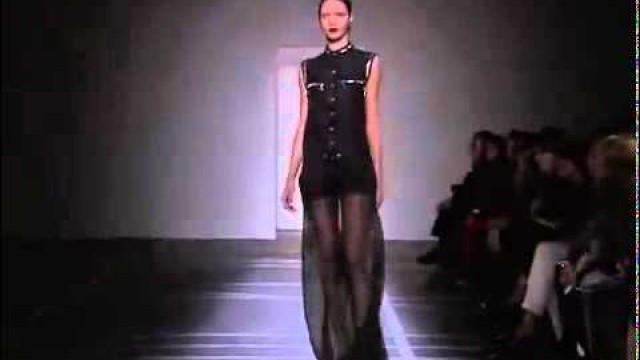 'Givenchy Spring/Summer 2011 - Womenswear Fashion Show (Full)'