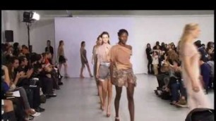 'Anne Valerie Hash Spring 2011 Fashion Show (full)'