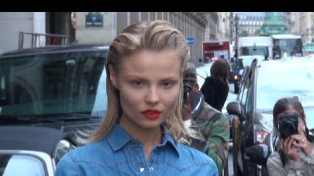 'Fashion Week Paris 2016 2017 MAGDANELA FRACKOWIAK'