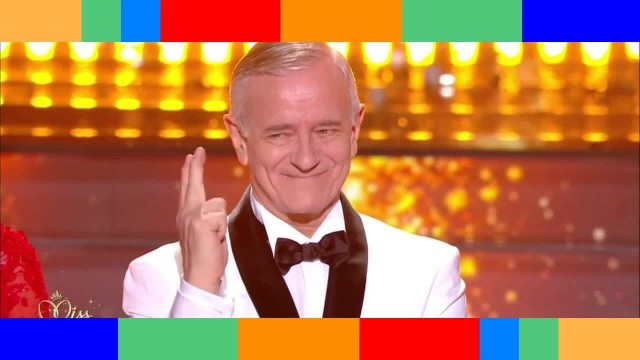 'Francis Huster risée du web : gêné, il évoque son fashion faux pas lors du concours Miss France 2023'
