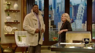 'Michael Strahan Models His Fashion Faux Pas'