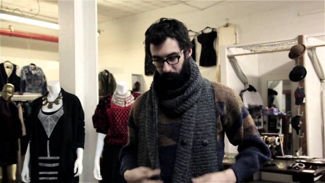 'How to Tie a Hipster Scarf : Men\'s Outfit Ideas'