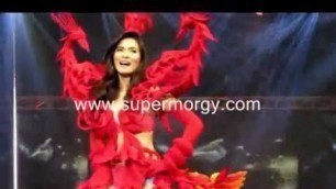 'Bench Universe - Jennylyn Mercado, Lovi Poe, Bela Padilla & Sarah Lahbati'