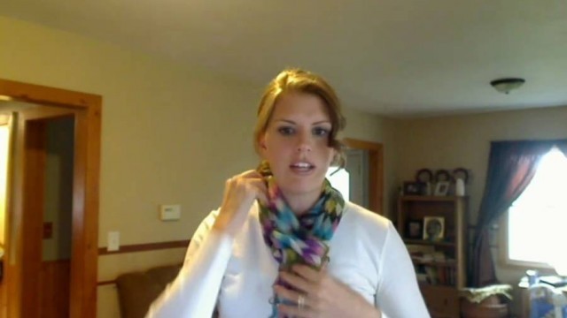 'Quick Scarf Tying:Seven ways to tie an Infinity Scarf'