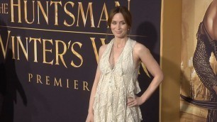 'Emily Blunt \"The Huntsman: Winter\'s War\" Premiere Black Carpet Fashion'