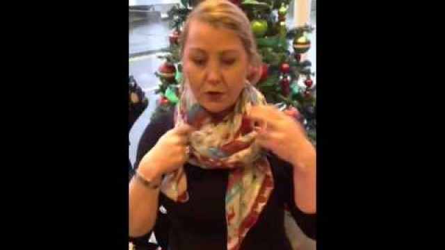 'Lara\'s fabulous scarf tying guide. Simple collar'