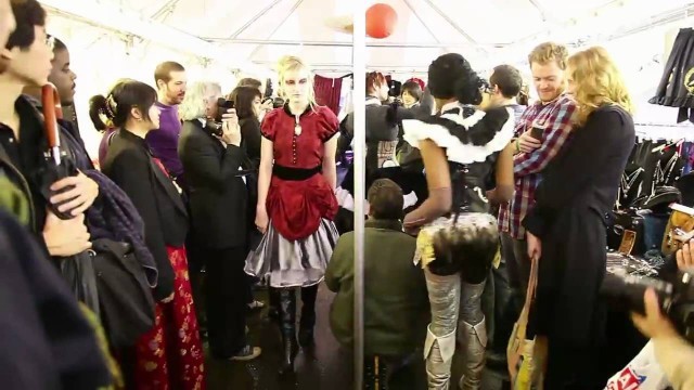 'Steampunk Fashion Show @ Brooklyn Indie Market 2009 PART 1/3'