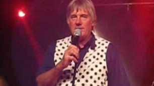 'Kast Off Kinks - Mick Avory singing Dedicated Follower in Sweden'