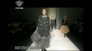 'fashiontv | FTV.com - NEW YEARS LOOKS - AVANT GARDE'