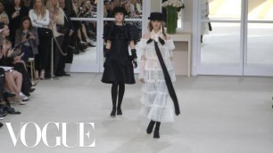 'Chanel Fall 2016 Ready-to-Wear | Paris Fashion Week'