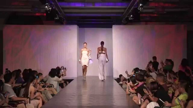 'Antonio Urzi fashion show collection spring summer 2016 Dea Group Italian manufacturing'