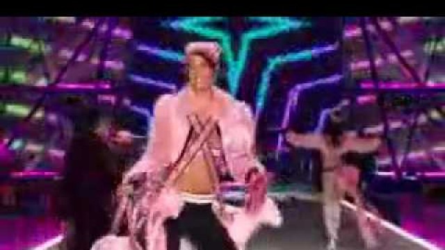 'Bruno Mars   Chunky Victorias Secret 2016 Fashion Show Performance online video cutter com'