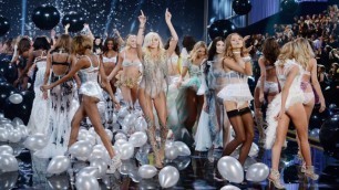 'Top 20 Best  Picks of the Victoria Secret Fashion Show 2016'