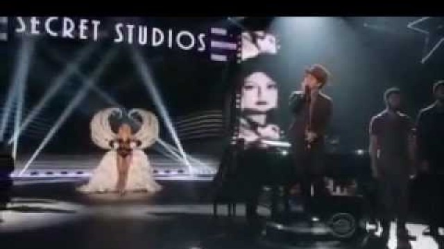 'Bruno Mars - Young Girls - Victoria\'s Secret Fashion Show 2012'