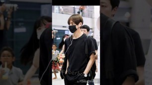 'Boyfriend - Taehyung ( V BTS ) - Airport style'