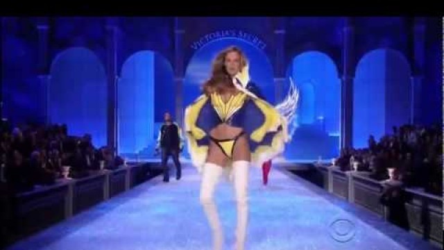 'Kanye West - Stronger (29/11/2011) Victoria\'s Secret Fashion Show'