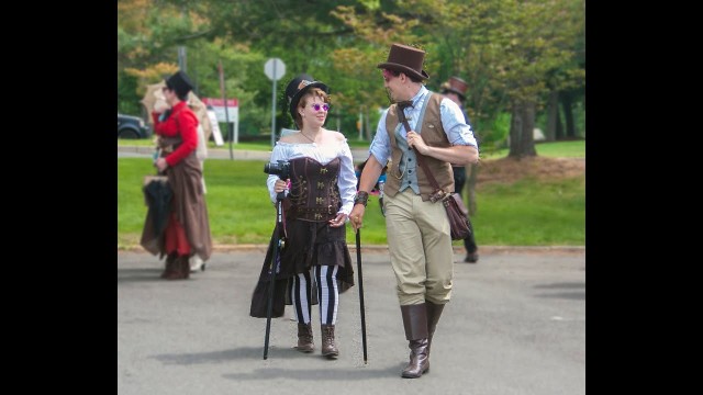 'Steampunk Fashion at the Steampunk World\'s Faire 2016'