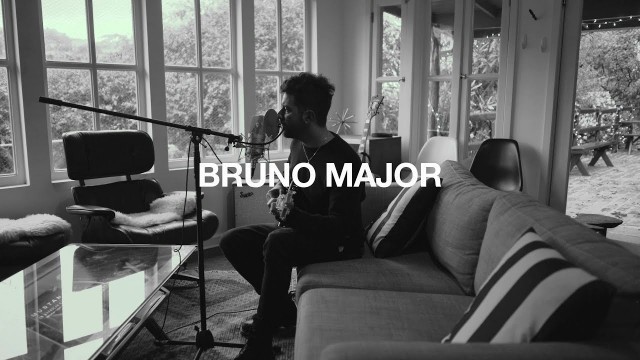 'Bruno Major performs Old Fashioned'