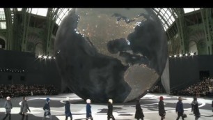 'Chanel Fall 2013 Runway Runs the World | Paris Fashion Week'