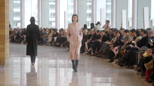 'Christophe Lemaire Fall Winter 2014 2015 Full Fashion Show Exclusive Video'