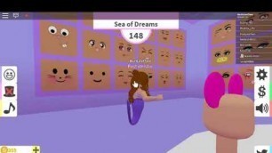 'Playing fashion frenzy (roblox)'