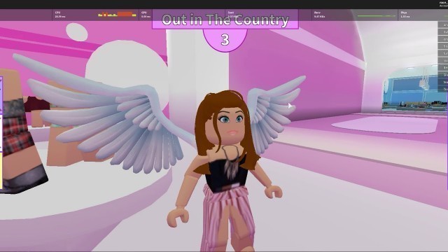 'Trying to win in fashion frenzy roblox'