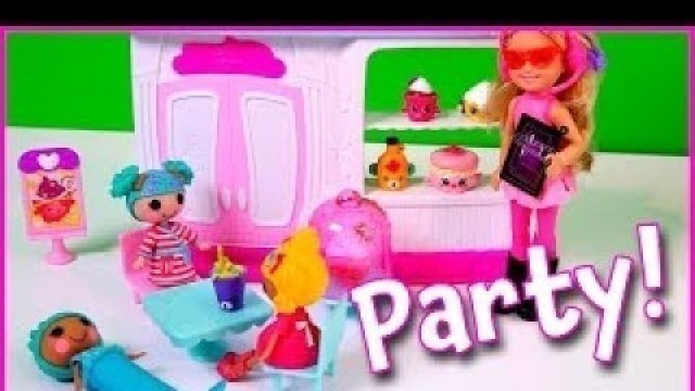 'Lalaloopsy Fashion Show and Party at Shopkins Cupcake Queen Cafe'