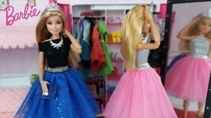 'Play Barbie Dolls in DIY Doll Bedroom Dress Up Dolls'