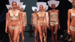 'Lingerie Fashion Show 2017 (FW18) Dualism 