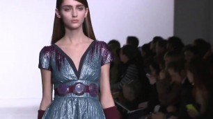 'John Galliano   Fall Winter 2014 2015 Full Fashion Show   Exclusive Video'