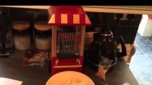 'Old fashion pop corn maker'